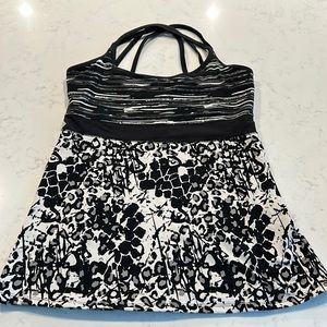 Soybu built-in bra spaghetti strap activewear tank top. Size medium